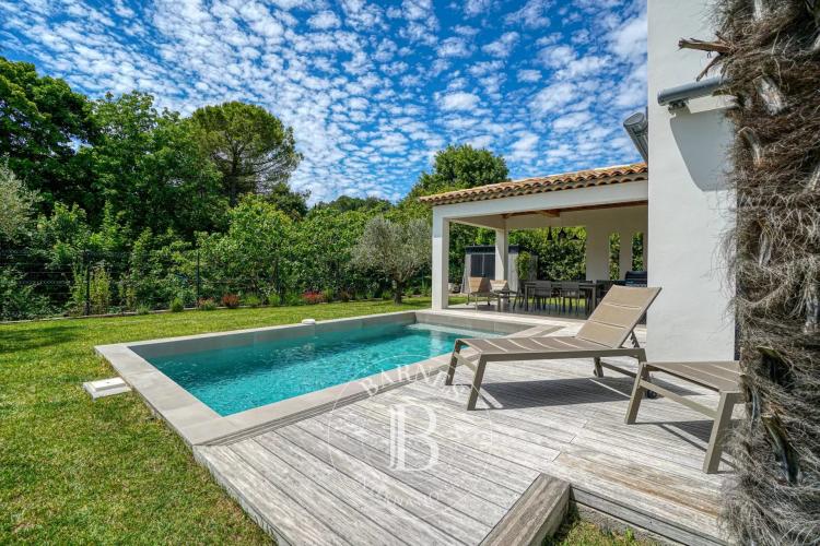 Valbonne - Proche du village - Maison moderne - 6 couchages - Piscine