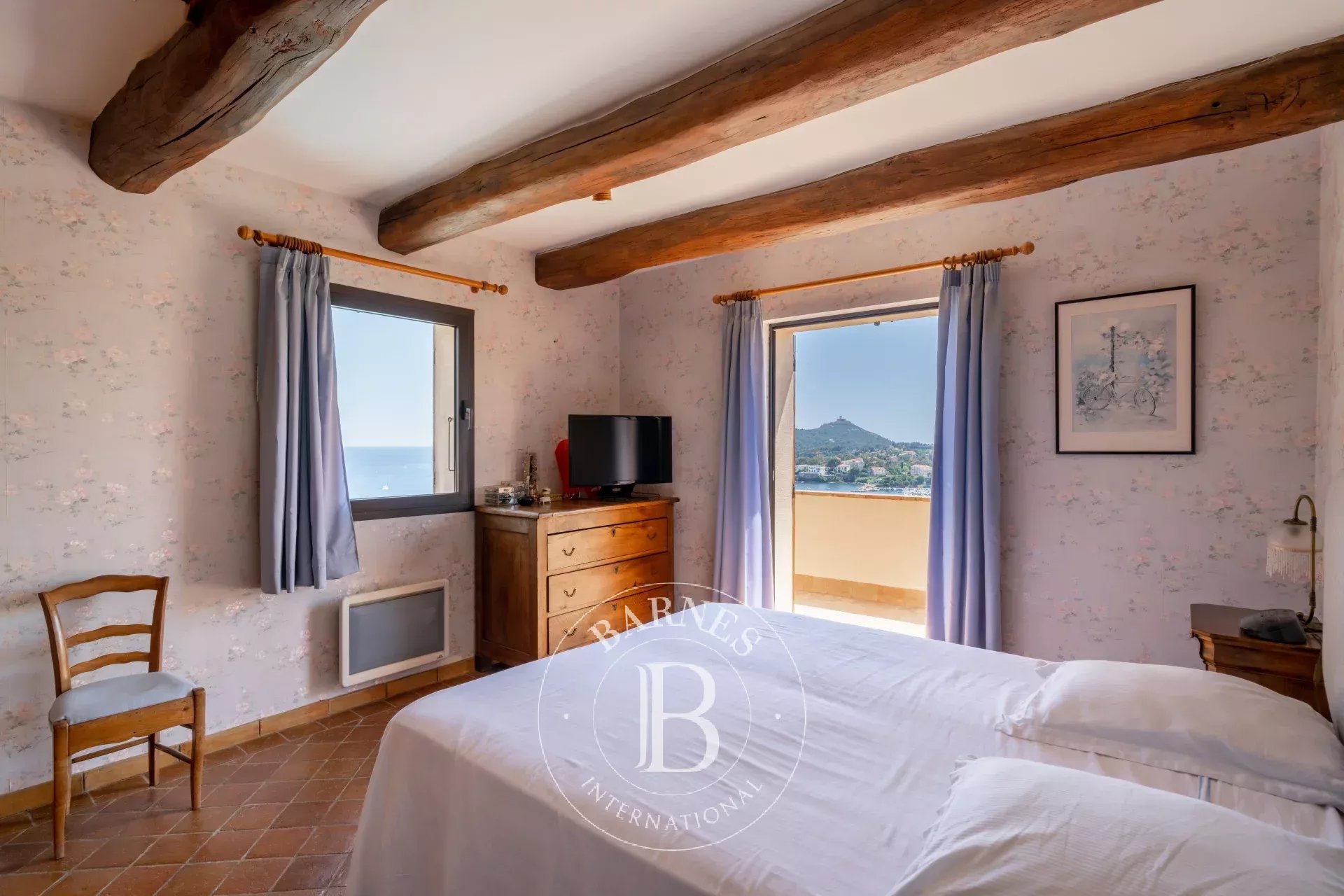 SAINT-RAPHAËL - VILLA FAMILIALE AVEC VUE MER PANORAMIQUE