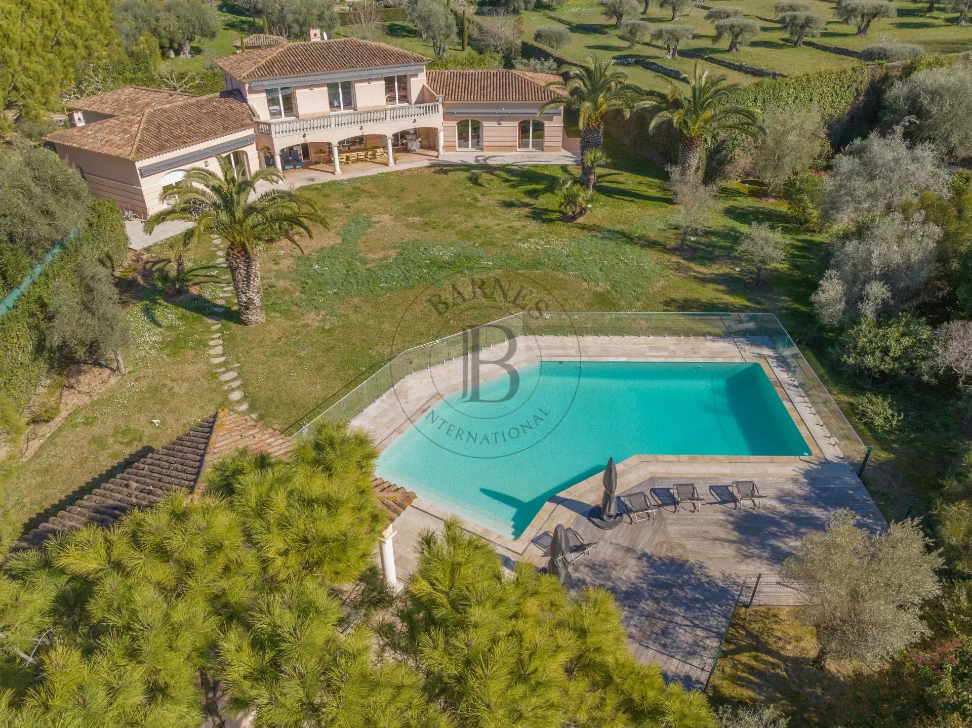 MOUGINS – SECTEUR RÉSIDENTIEL PREMIUM