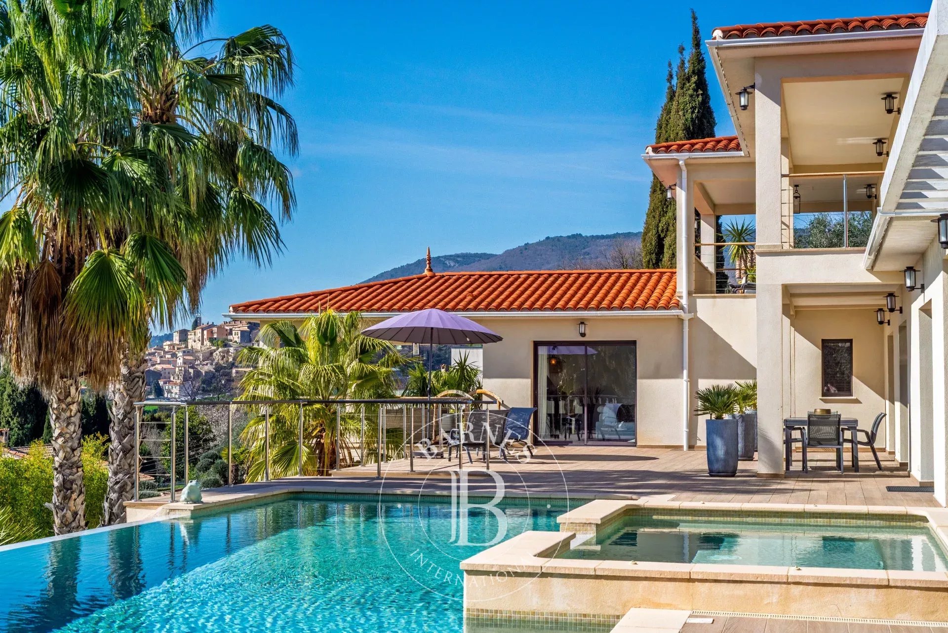 Châteauneuf-Grasse - Propriété contemporaine vue mer