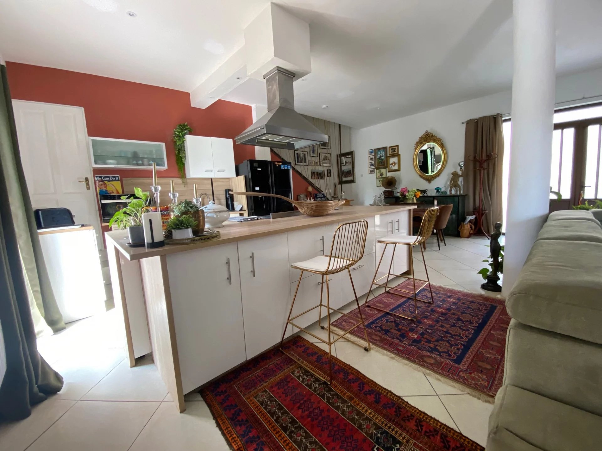 CHARME ET AUTHENTICITE MAISON T4 145 M2 AMPUS