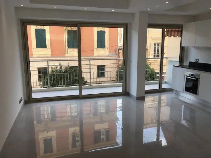 Bel appartement avec vue sur le port Hercule et le circuit de Formule 1