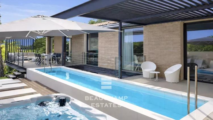 Luxueuse villa contemporaine à 100 mètres du centre villa de Saint-Tropez