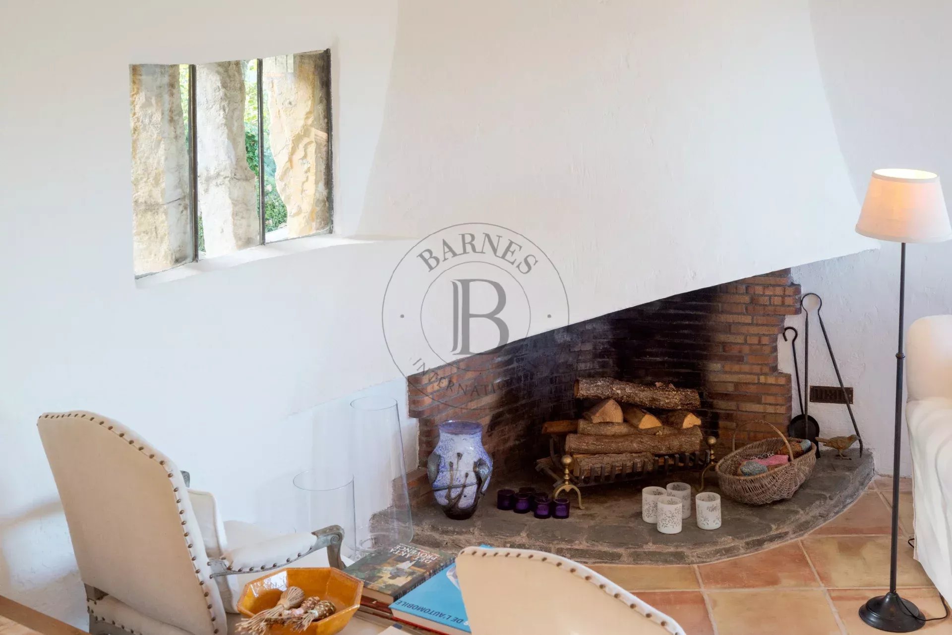 PROCHE MOUGINS – DOMAINE DE CASTELLARAS – VILLA COUELLE