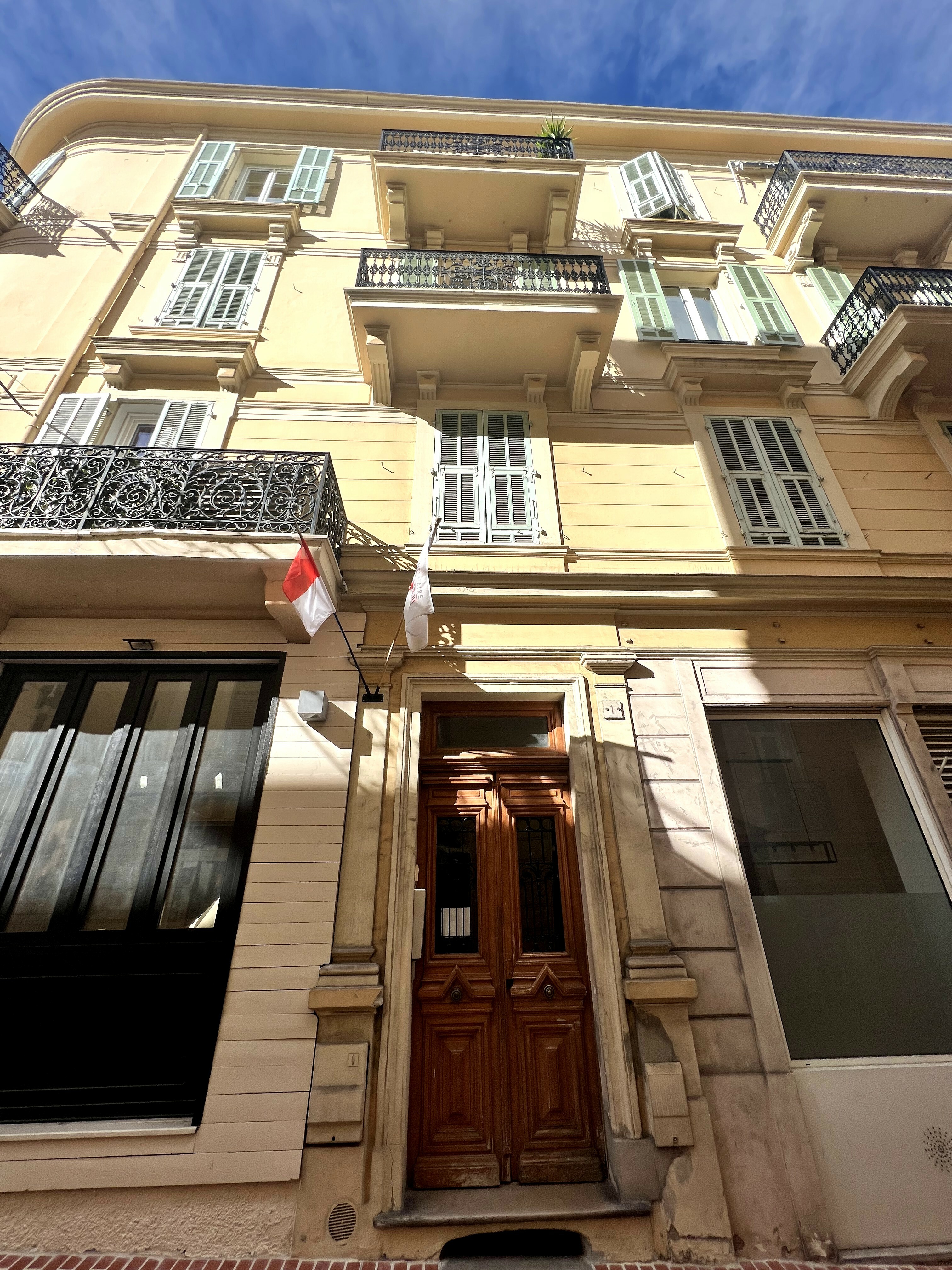 SOUS OFFRE ACCEPTÉE- MONTE CARLO - IMMEUBLE BOURGEOIS SOUS LOI - 4 PIECES
