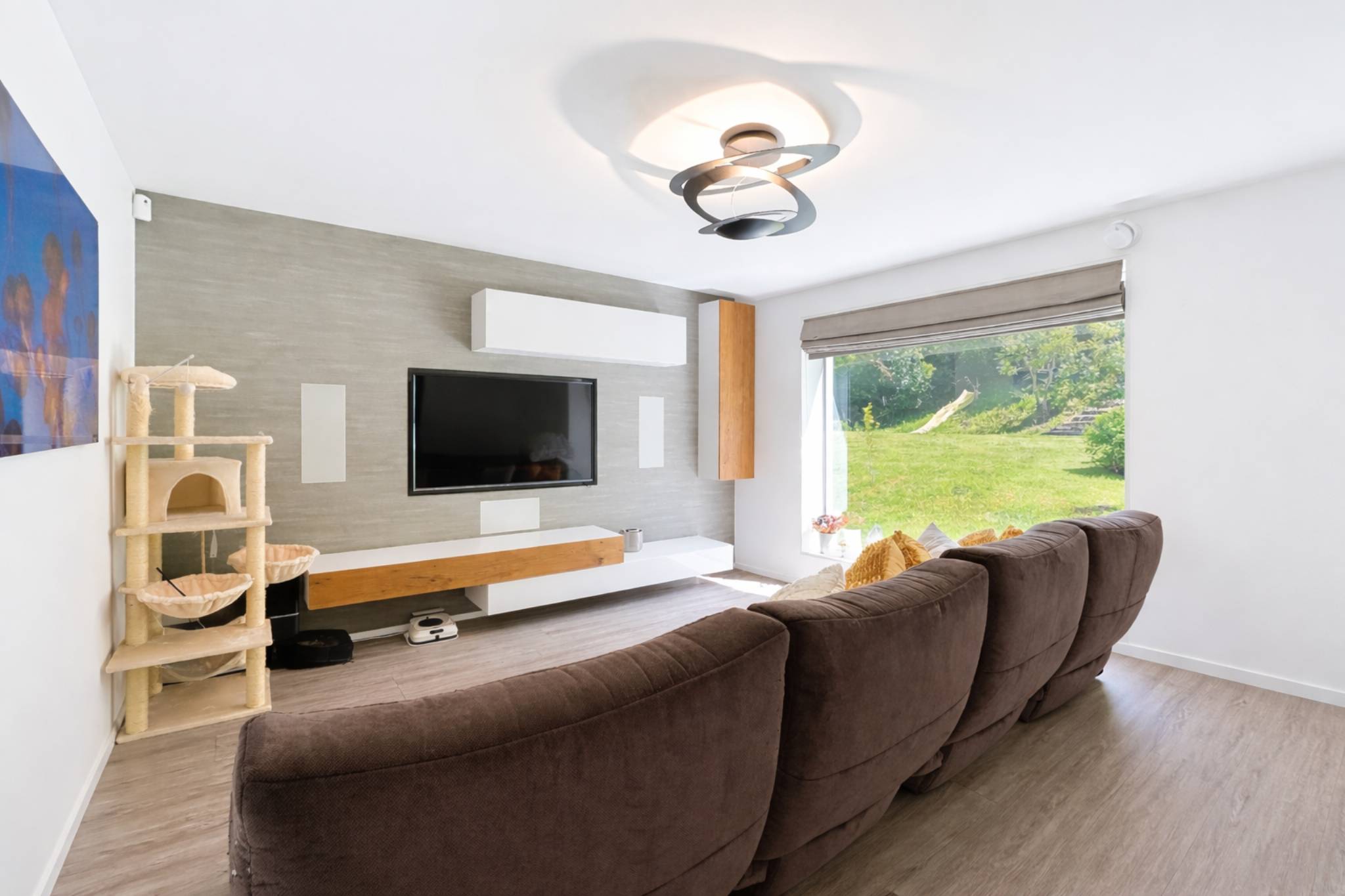 Villa moderne de standing de plus de 350 m² avec vue sur le lac