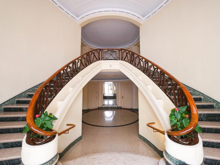 bUBl2_immeuble-rotondes-hall-1628241209.jpg
