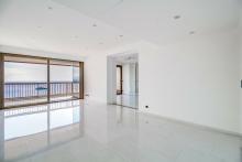 MIRABEAU : Rare appartement de 3 chambres à coucher et belle vue mer