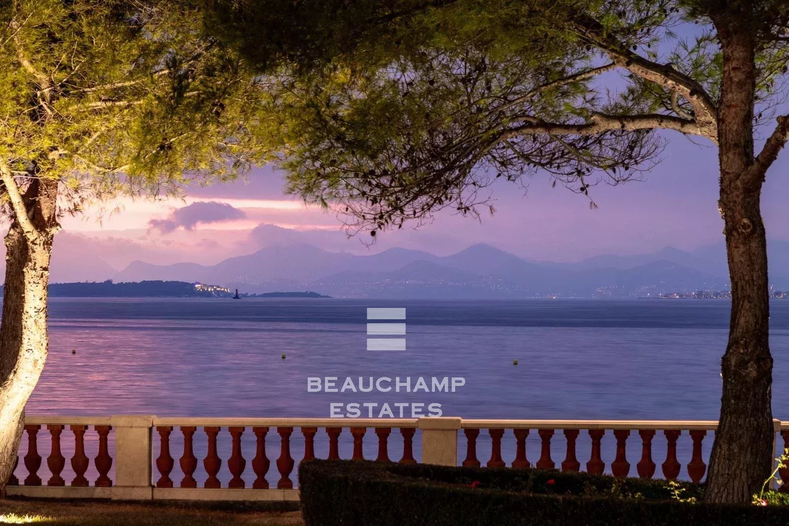 Propriété Belle Époque 8 chambres avec vue mer panoramique - Cap d'Antibes
