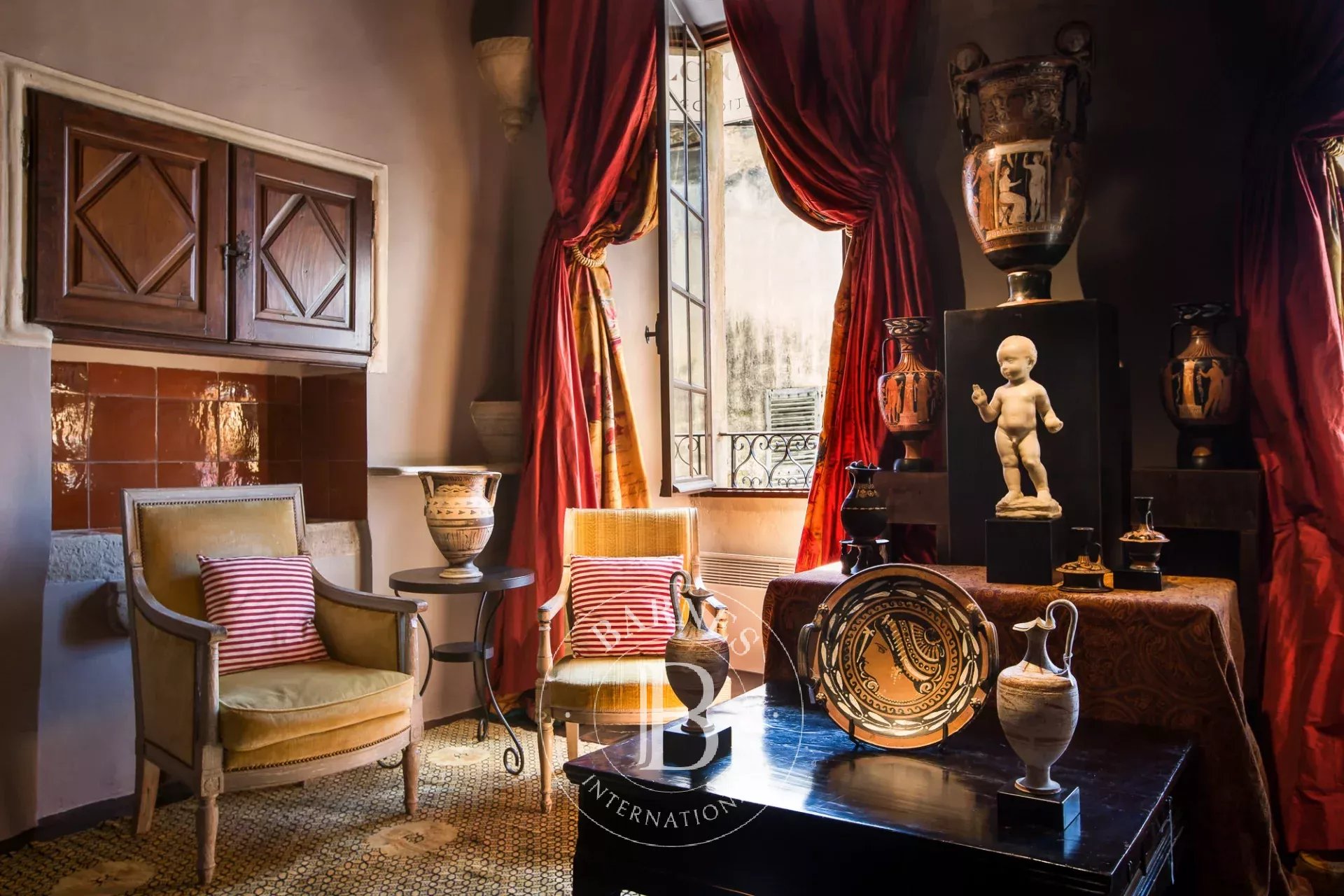 Saint Paul de Vence - galerie et appartement - emplacement exceptionnel
