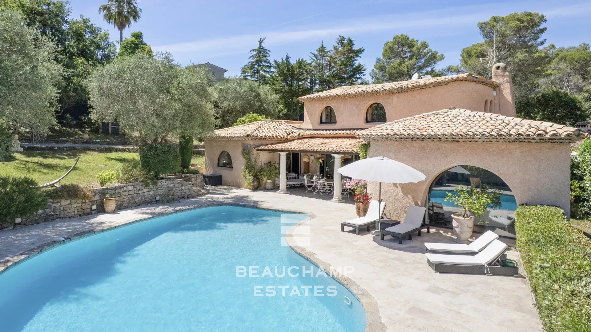 Exclusivité : Villa provençale 5 chambres avec piscine - Mougins