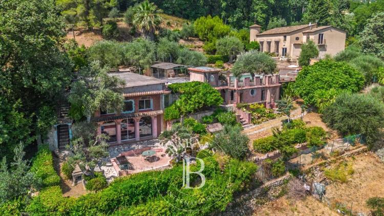 Grasse Saint-François – Propriété de caractère au cœur d'un parc de plus d'un hectare