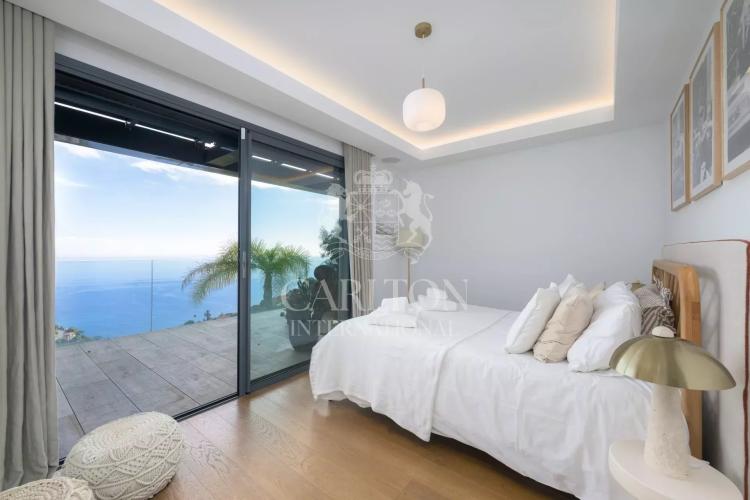Villa contemporaine d’exception avec vue sur mer et deux piscines – Aux portes de Monaco