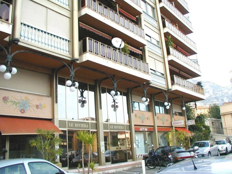 Élégant studio rénové au Riviera Palace – charme bourgeois et vue montagne