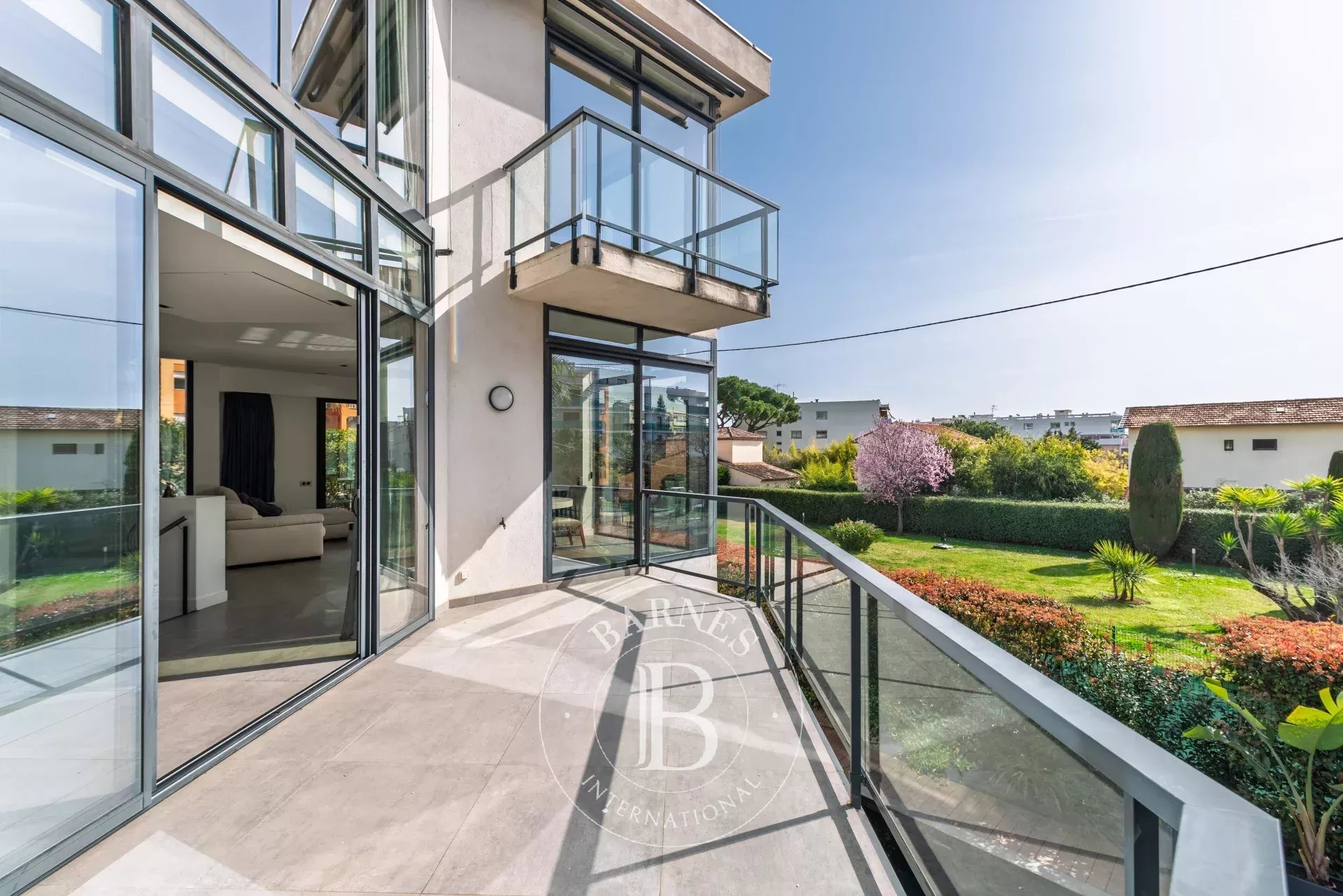 Superbe villa contemporaine avec piscine à 100 m de la plage