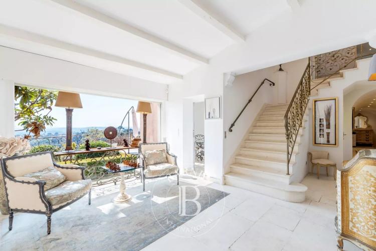 CAGNES-SUR-MER – PROPRIÉTÉ D’EXCEPTION EN POSITION DOMINANTE – VUE PANORAMIQUE MER