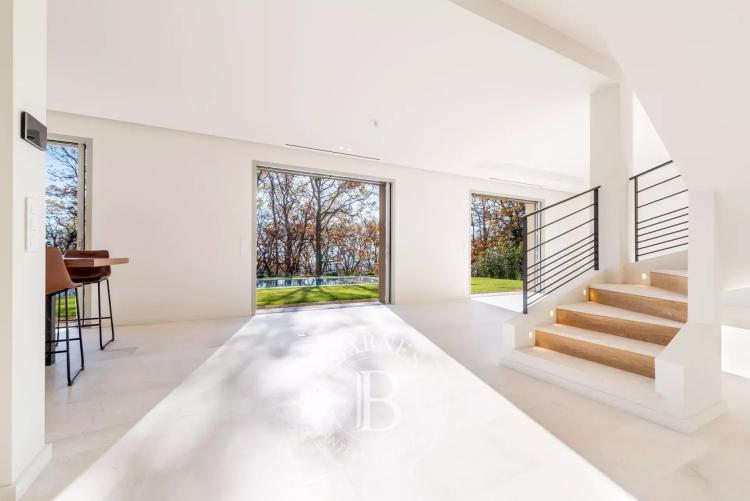 Vence - magnifique villa contemporaine neuve