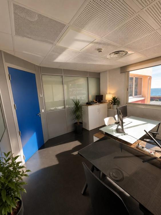 Bureau de 13m2 à Louer au MBC, Vue mer