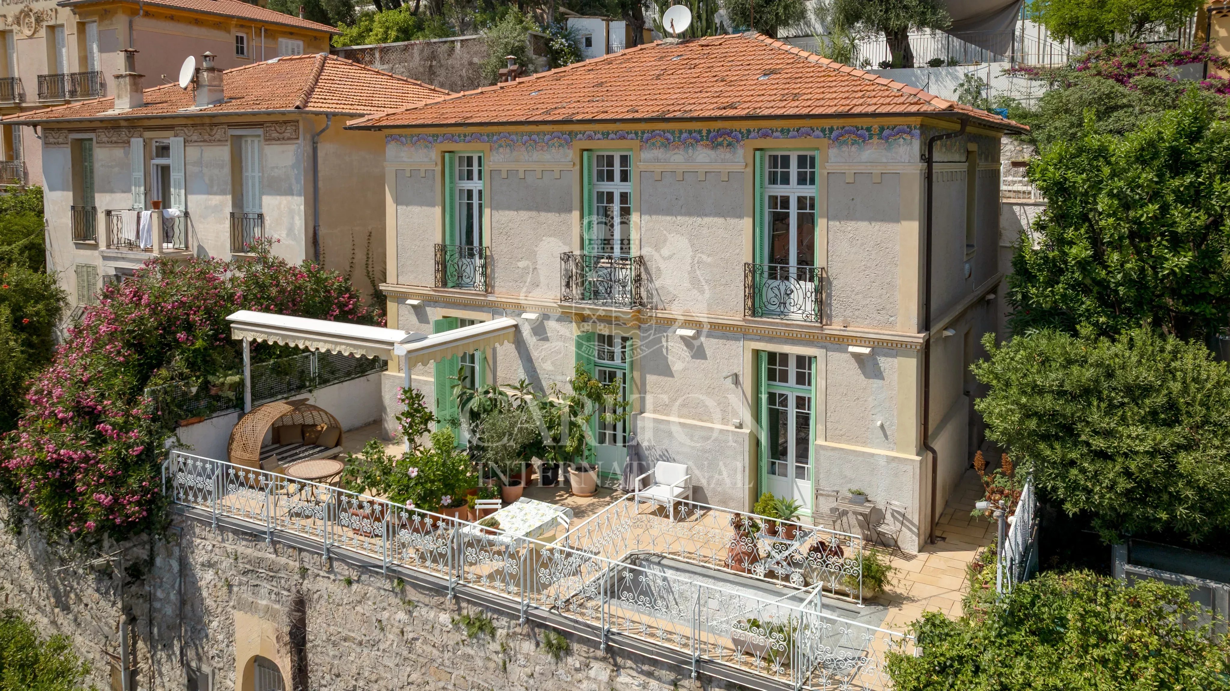 Villa  avec vue mer et accès facile au centre-ville - Opportunité d'investissement