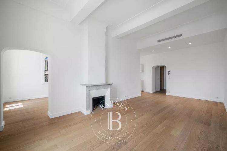 NICE - PONCHETTE - APPARTEMENT ENTIERTEMENT RENOVE