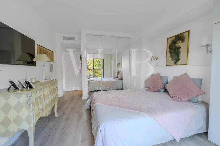 Cannes, le Parc Montrose - 3 pièces au dernier étage bénéficiant d'une vue mer et Estérel