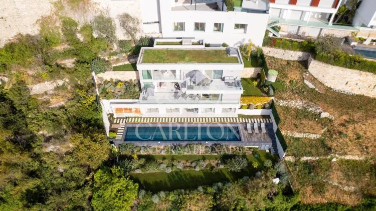 Prestigieuse villa contemporaine avec vue panoramique sur la mer