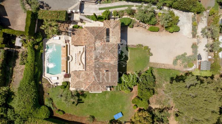 Biot – Élégante propriété au sein d’un domaine privé sécurisé