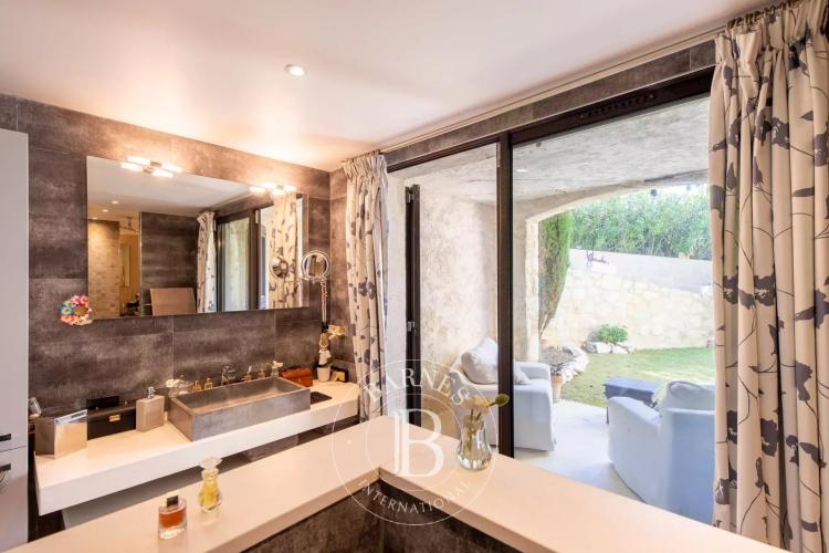 Saint-Paul de Vence - superbe villa rénovée - vue village