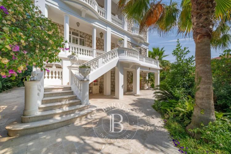 Cagnes-sur-Mer - Un palais italien dans un écrin tropical, à quelques mètres des plages