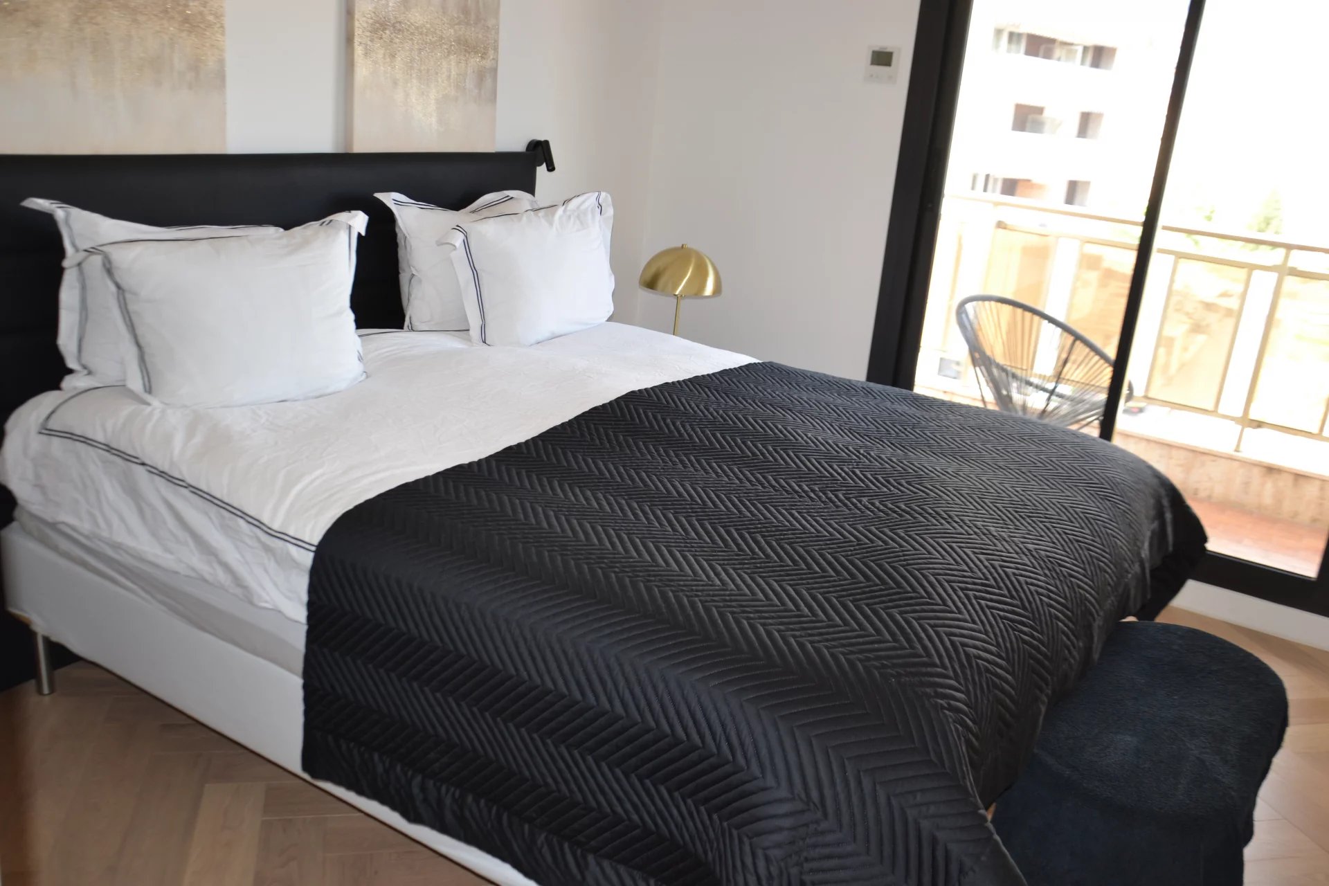 Appartement de 2 chambres rénové et meublé