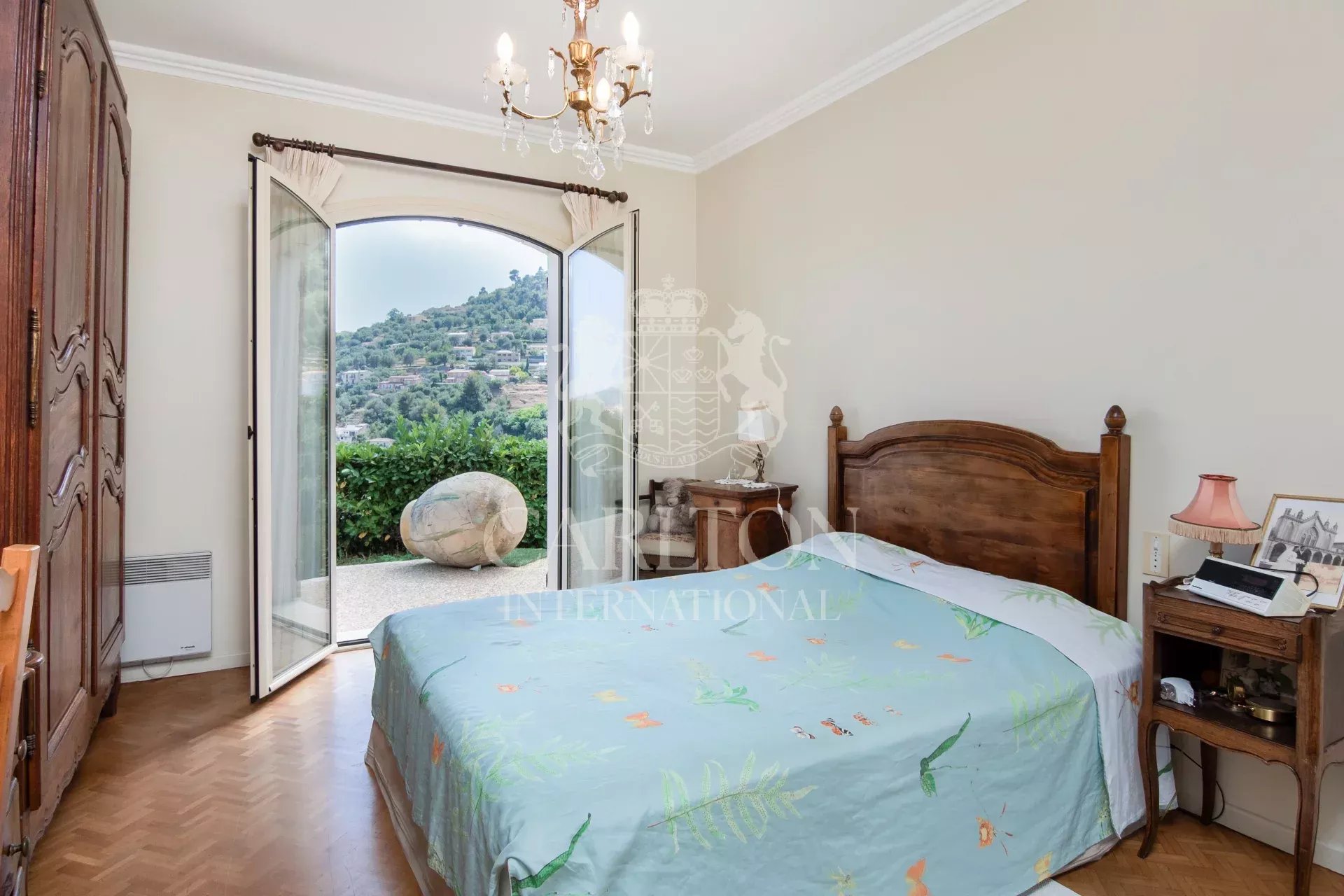 Havre de paix, proche de Nice, villa avec piscine