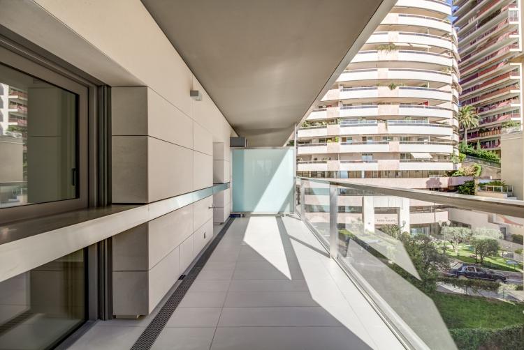 Monte-Carlo View: 2 Chambres avec Vue Panoramique, Cave, Parking & Concierge 24/7