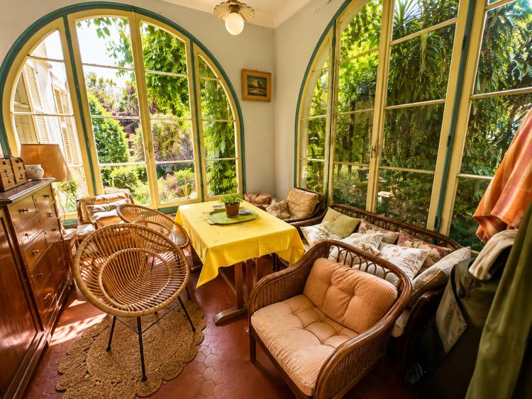 Villa de caractère avec grand jardin au cœur de Menton
