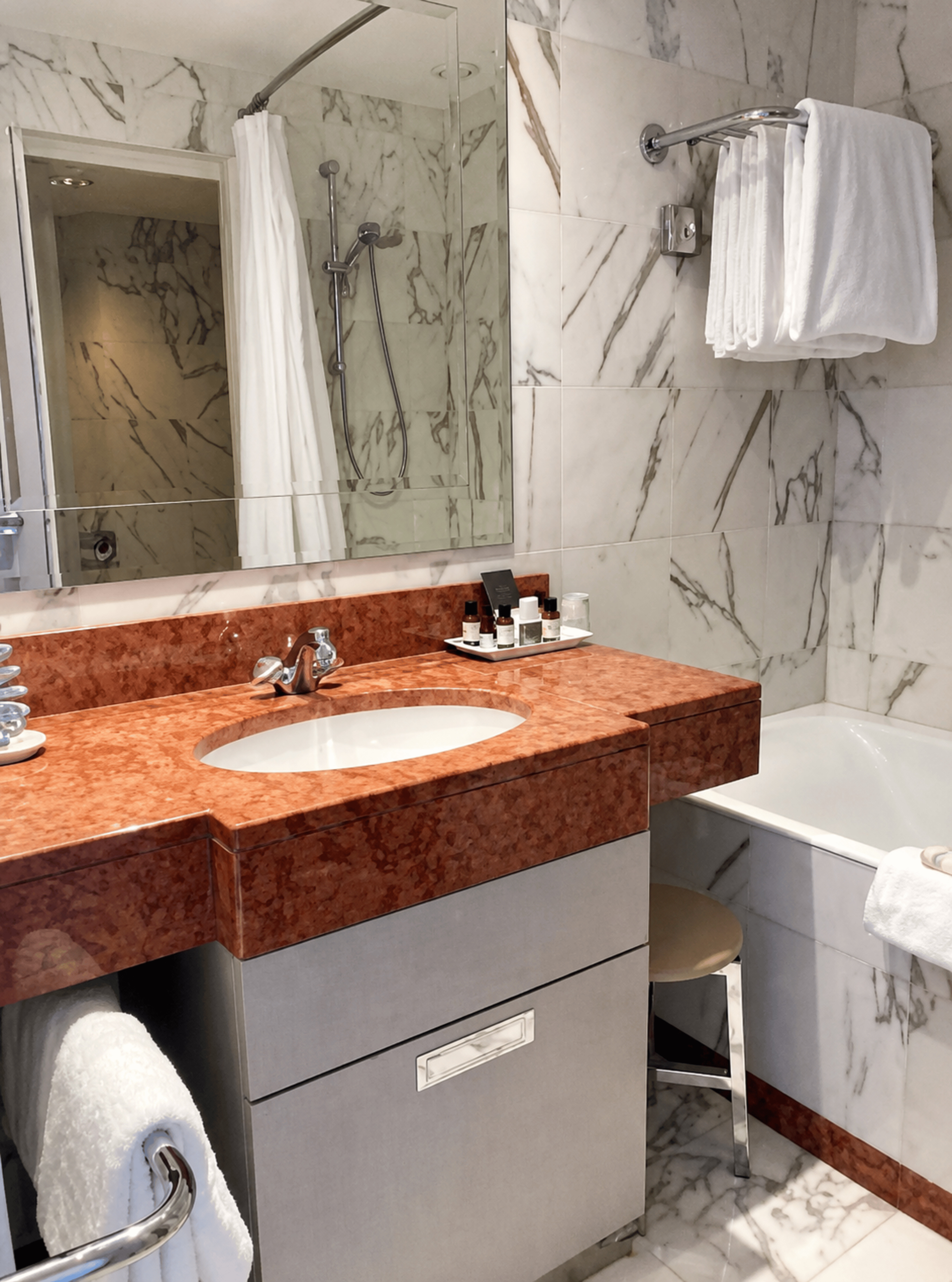 FAIRMONT RÉSIDENCE - Studio de luxe meublé en location avec vue sur la mer