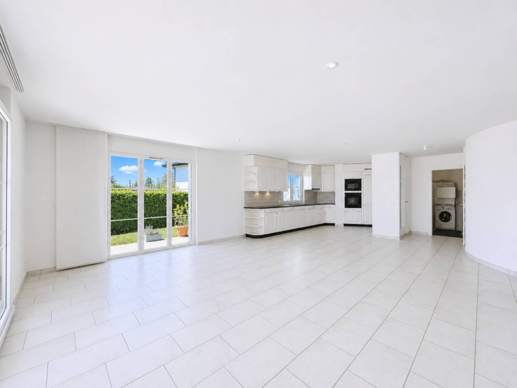 Spacieux appartement de 5.5 pièces avec terrasse et grand jardin