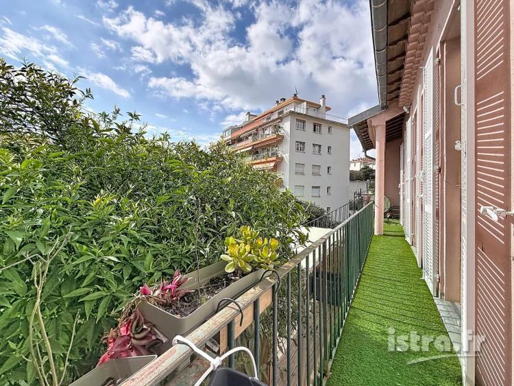 Nice Cimiez : Propriété de 435m² comprenant 6 appartements