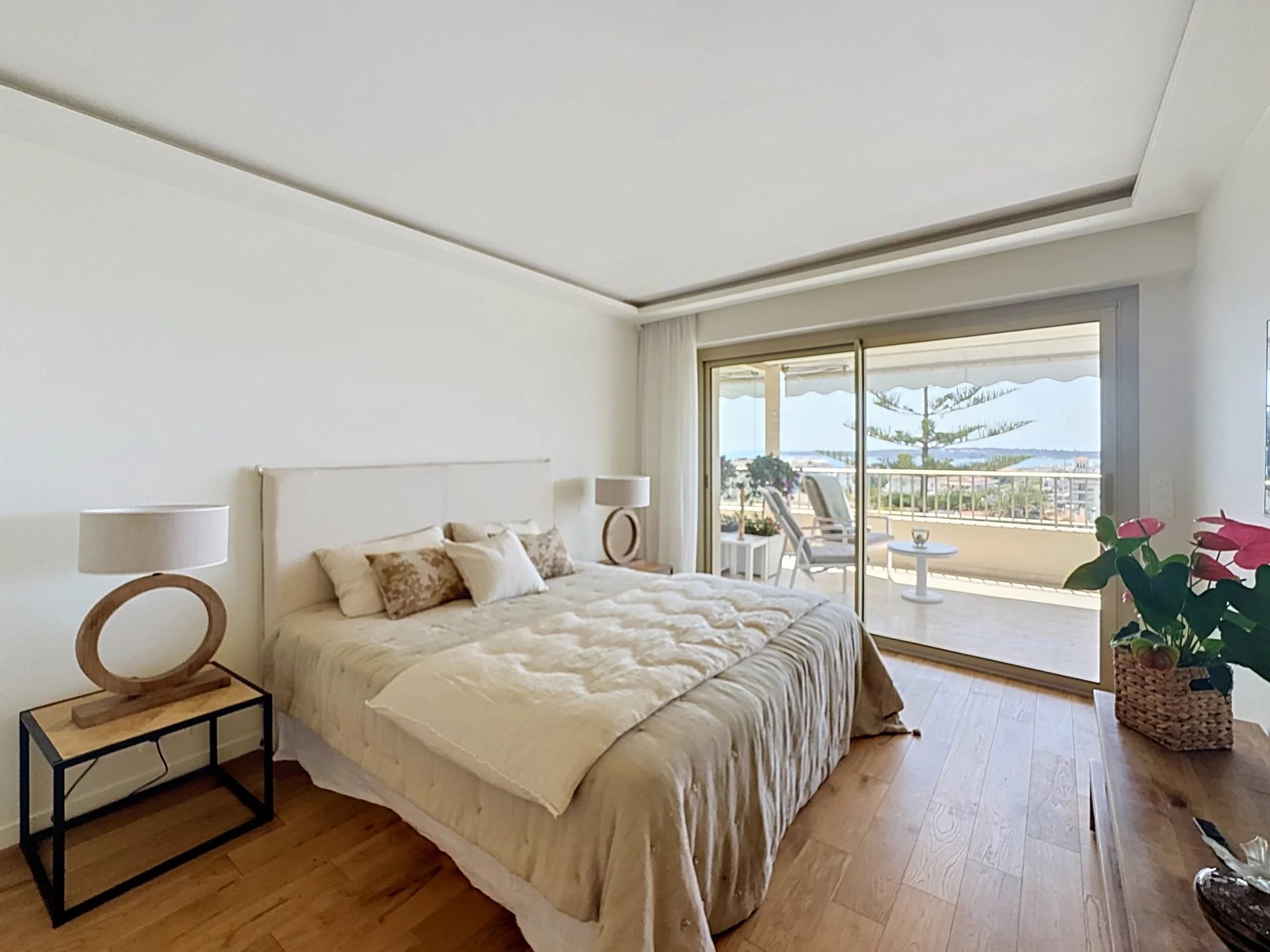 CANNES BASSE CALIFORNIE APPARTEMENT D'EXCEPTION 4 PIECES VUE MER