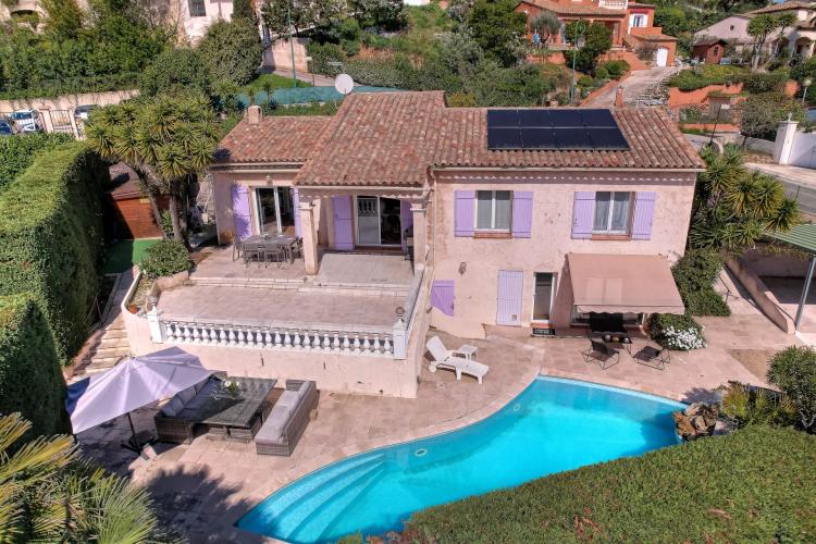 LA ROQUETTE-SUR-SIAGNE – Havre de Paix Provençal avec Piscine & Prestations d'Exception
