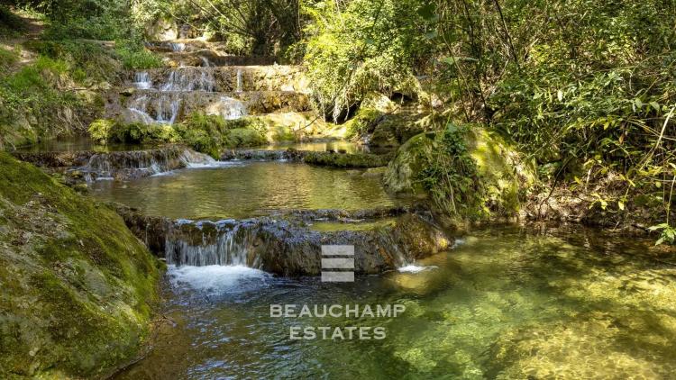EXCLUSIVITÉ - Domaine privé 9 chambres avec accès rivière - Fayence