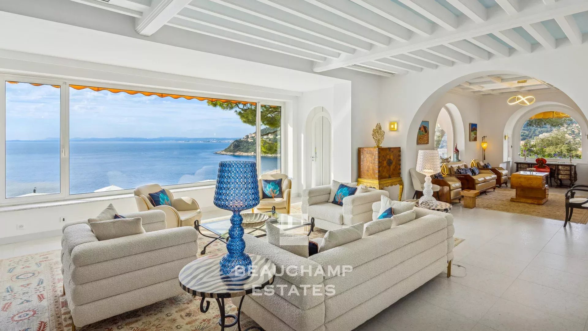Saint-Jean-Cap-Ferrat – Villa Provençale avec Vue Mer Panoramique et Piscine Chauffée