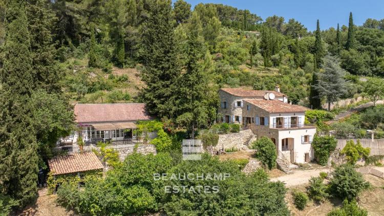 EXCLUSIVITÉ - Domaine privé 9 chambres avec accès rivière - Fayence