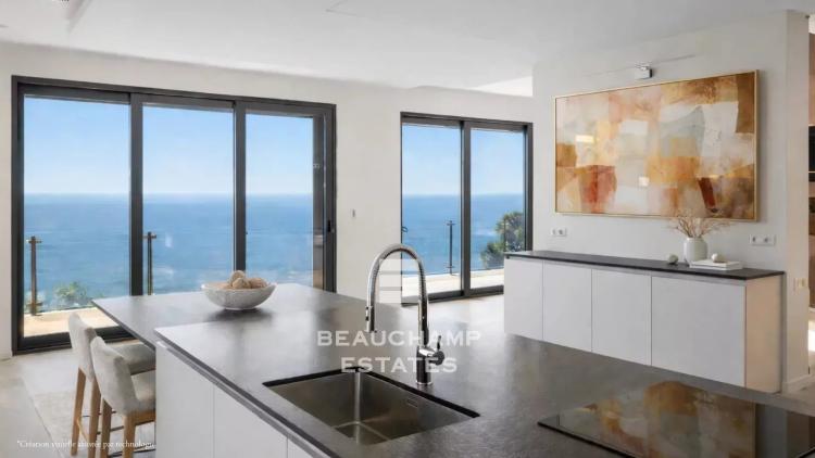 Villa contemporaine neuve avec vue mer