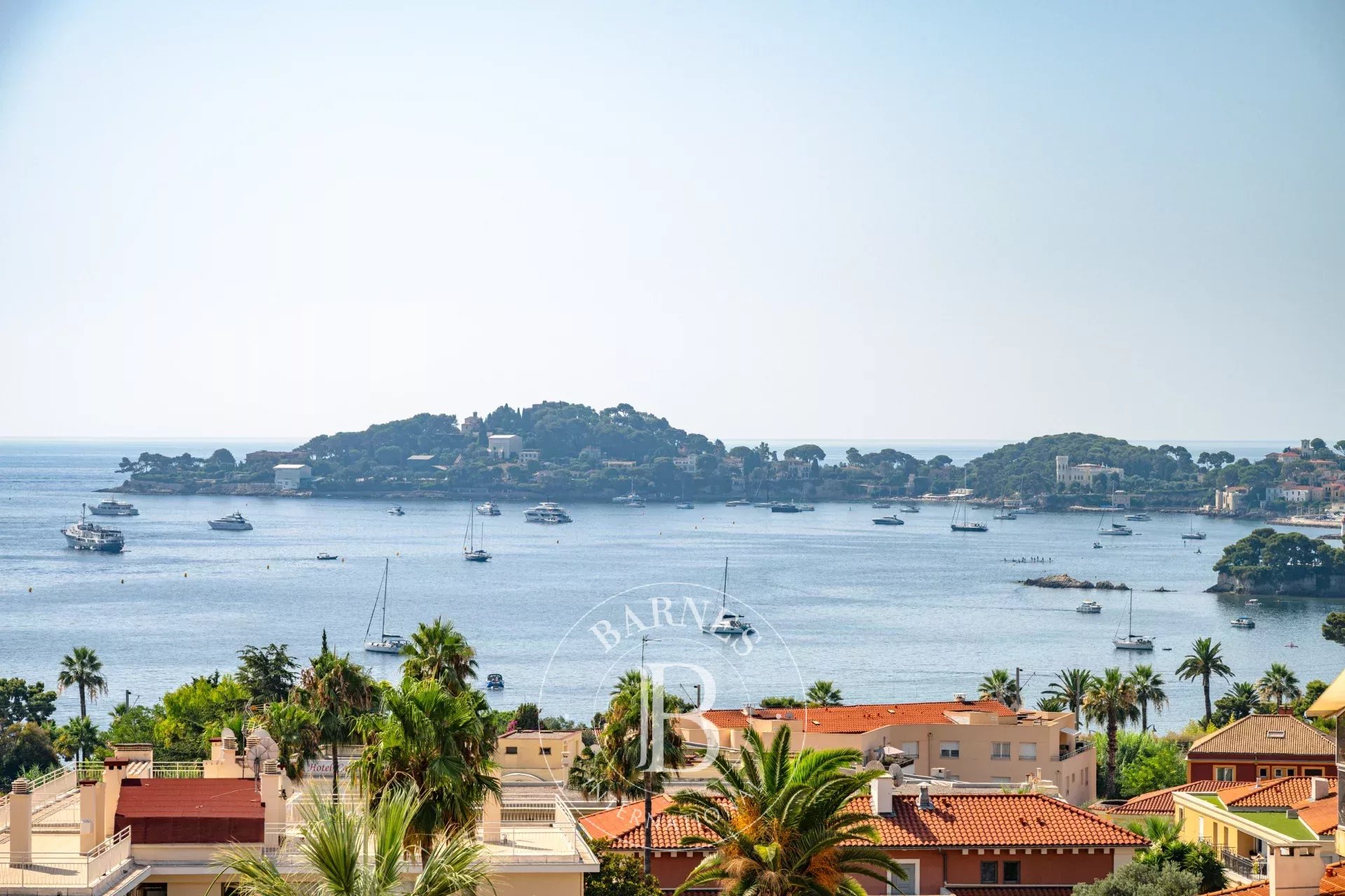 BEAULIEU-SUR-MER – APPARTEMENT D’EXCEPTION AU DERNIER ÉTAGE - VUE MER ET MONTAGNE
