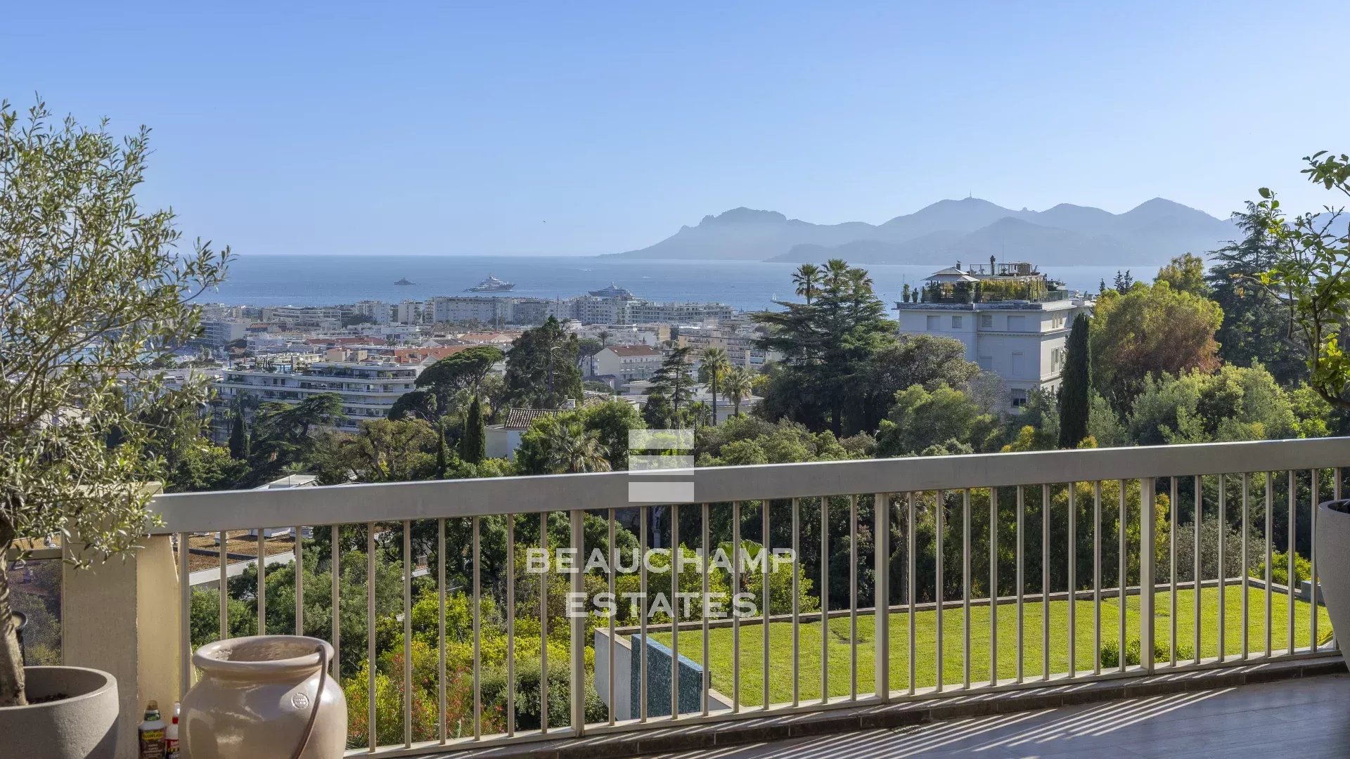 Penthouse 4 chambres avec vue mer - Cannes Californie