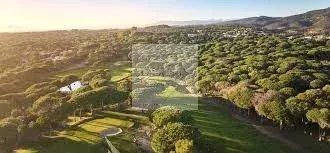 Terrain à Vendre : Un Emplacement Prisé au Calme, Proche des Golfs