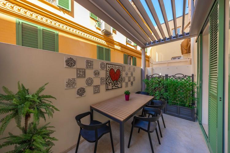 ÉLÉGANT 2/3 PIECES RÉNOVÉ AVEC TERRASSE