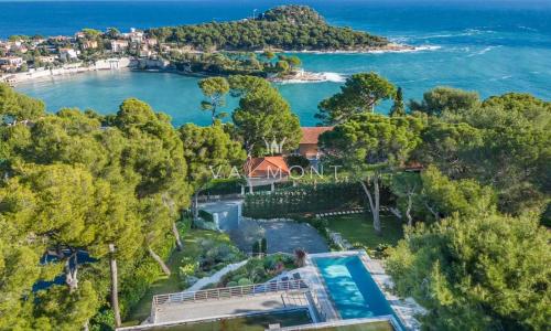 Villa moderne avec vue mer magnifique