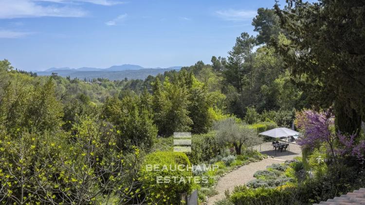 EXCLUSIVITÉ - Domaine privé 9 chambres avec accès rivière - Fayence
