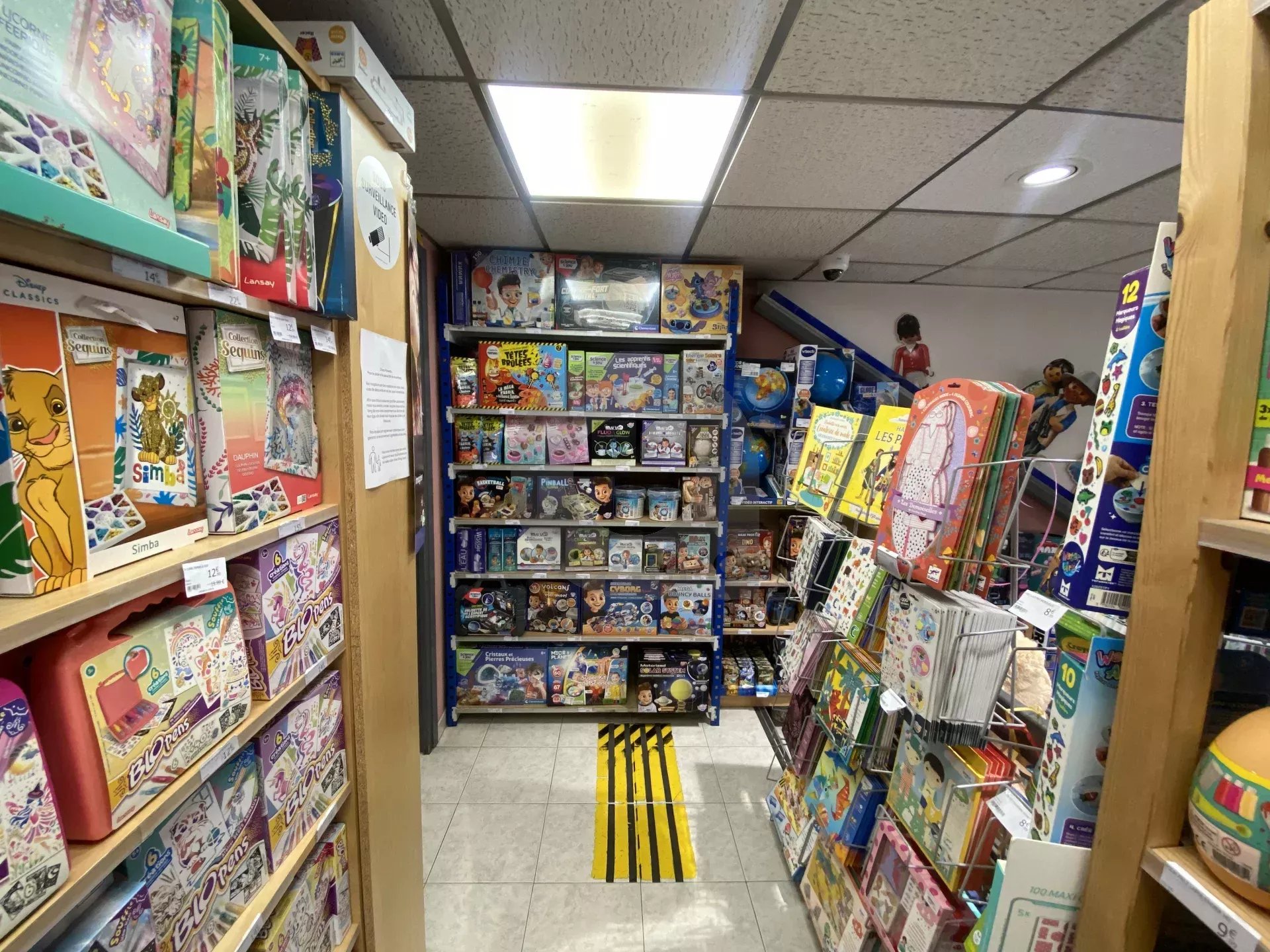 A VENDRE MENTON CARRE D'OR - FONDS DE COMMERCE JOUETS