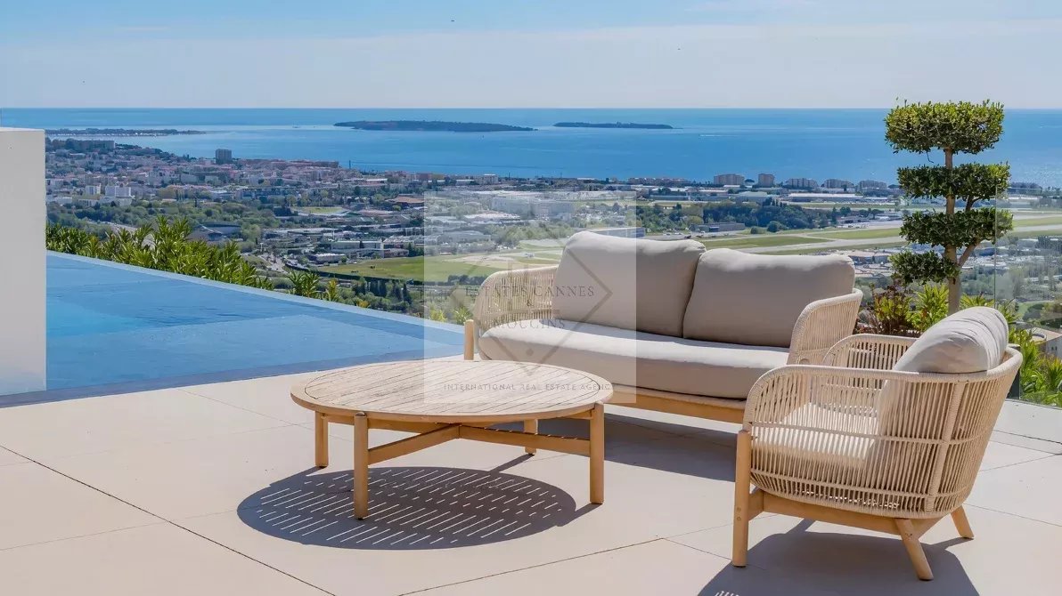 Superbe villa contemporaine – Vue mer panoramique, emplacement privilégié à 10 minutes des plages